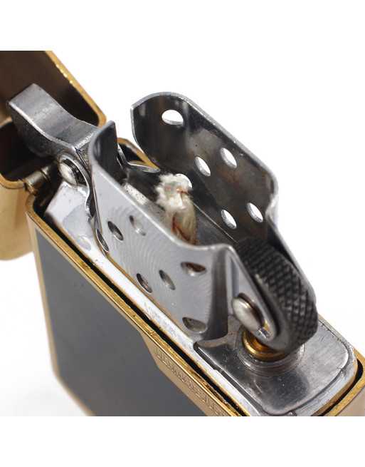 Zorro kvalitetslighter i sort/guld